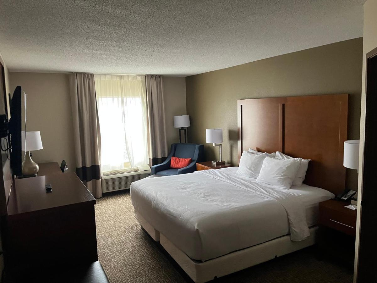 Wingate By Wyndham Clearfield Hotell Exteriör bild