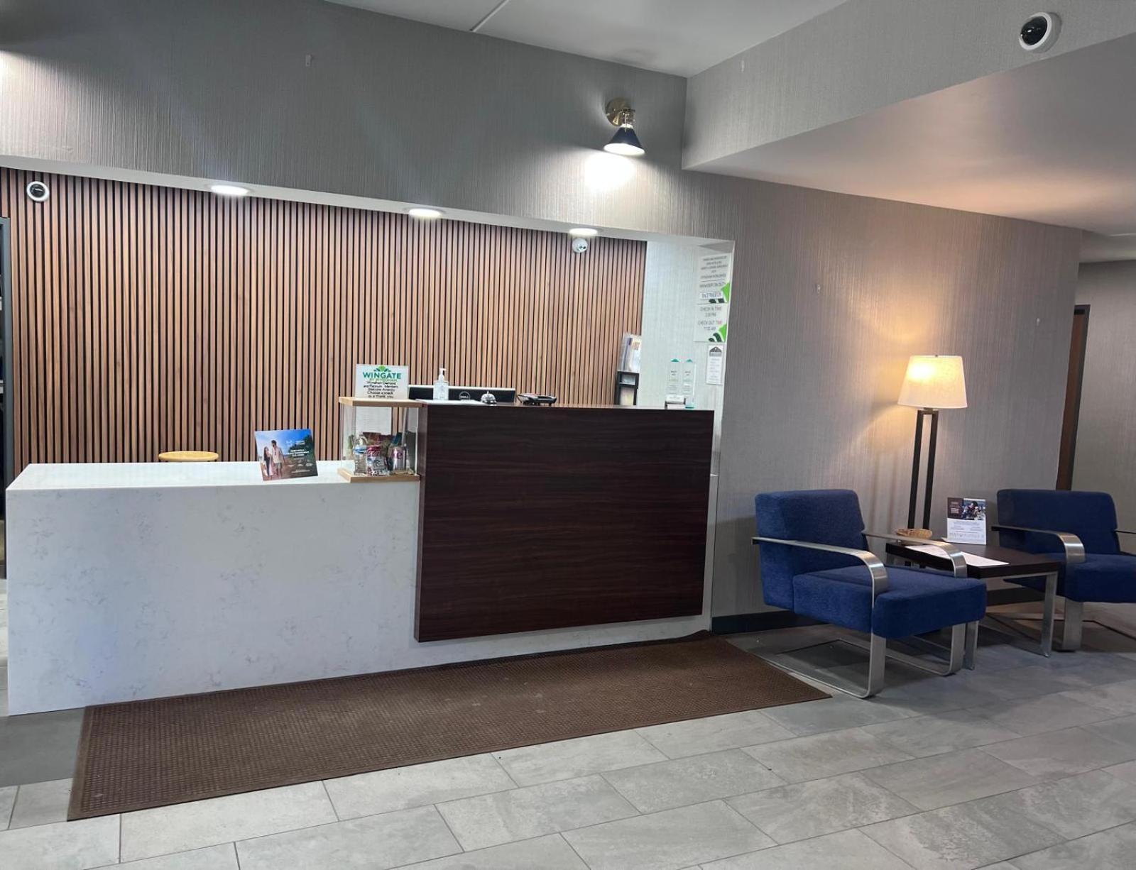 Wingate By Wyndham Clearfield Hotell Exteriör bild